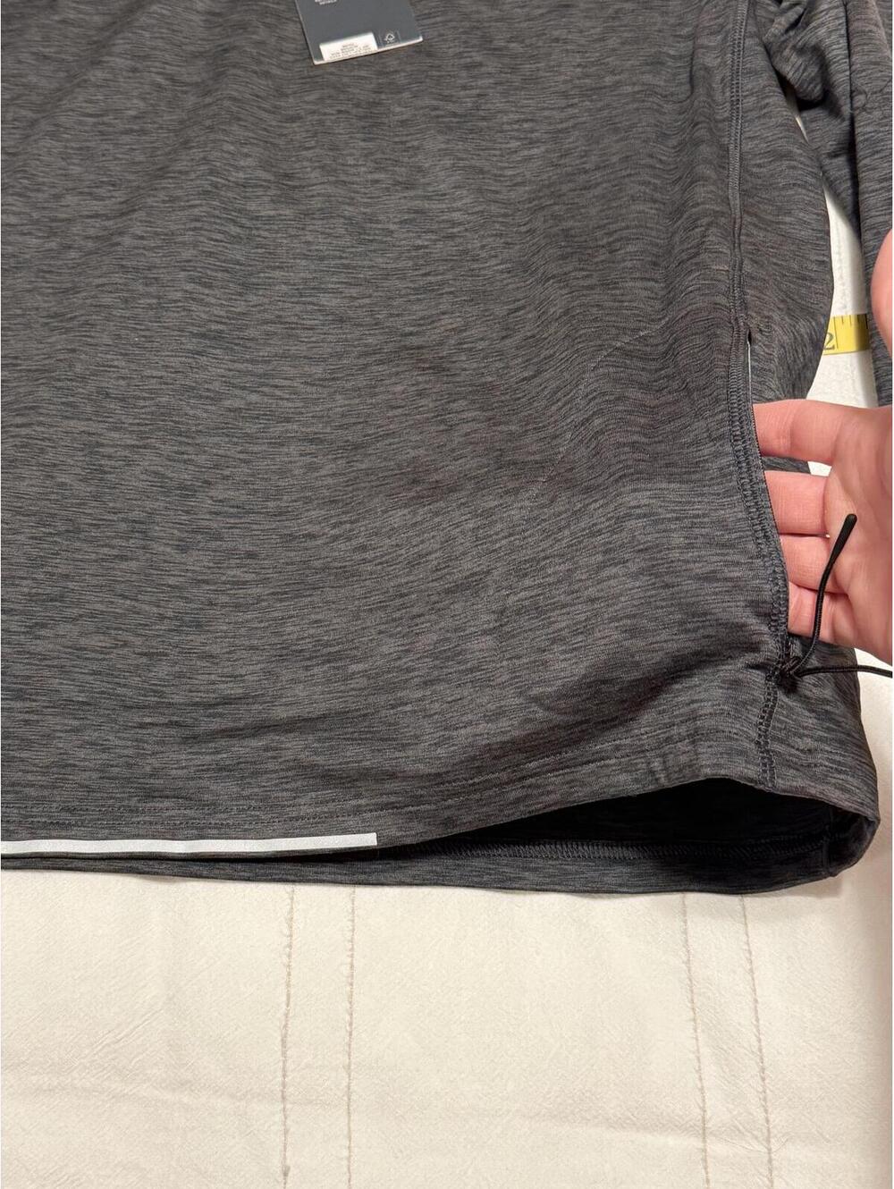 VRST Men's Charcoal Heather Quarter Zip Pullover Medium NWT - Picture 8 of 9